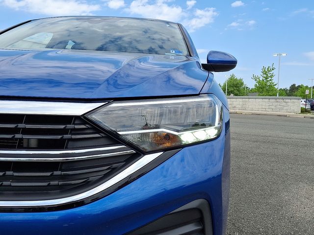 Thumbnail: 2023 Volkswagen Jetta - 9