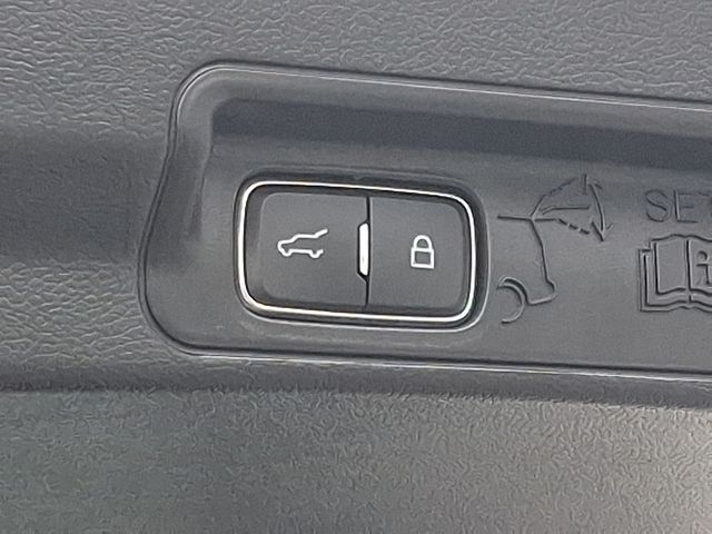 Thumbnail: 2022 Ford Explorer - 23