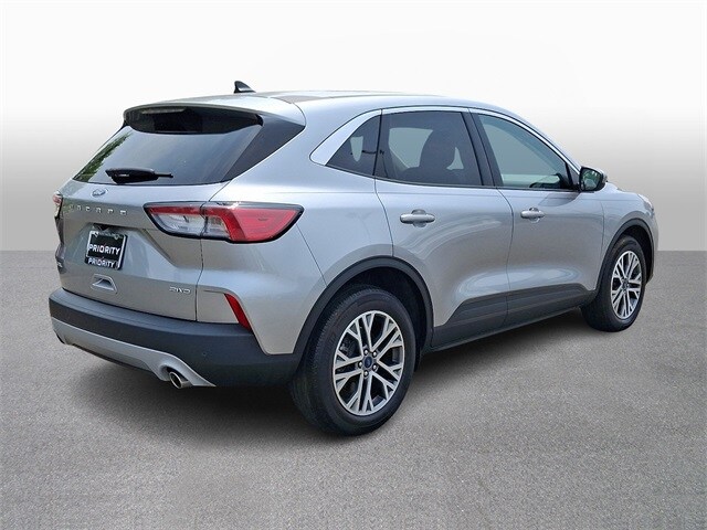 Thumbnail: 2022 Ford Escape - 4