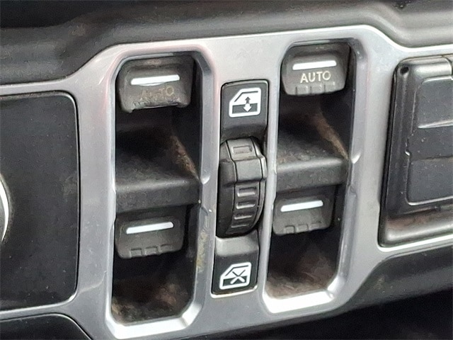 Thumbnail: 2018 Jeep Wrangler - 22