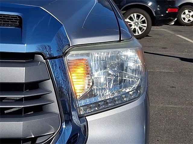 Thumbnail: 2014 Toyota Tundra - 9