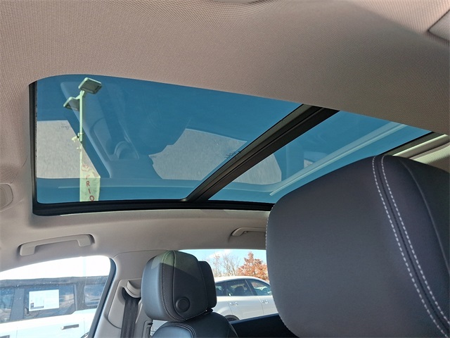 Thumbnail: 2022 Audi e-tron - 14