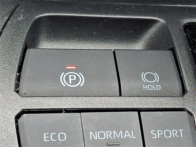 Thumbnail: 2025 Toyota RAV4 - 23