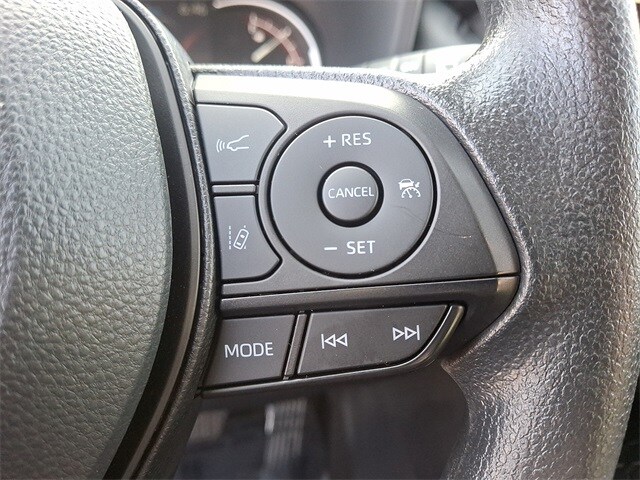 Thumbnail: 2025 Toyota RAV4 - 21