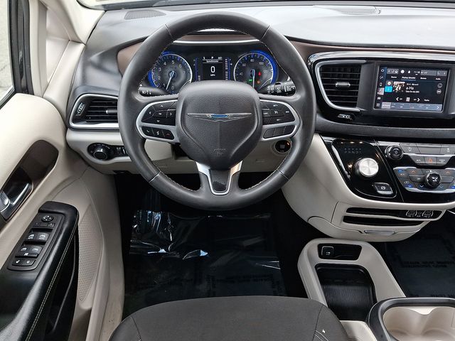 Thumbnail: 2023 Chrysler Voyager - 13