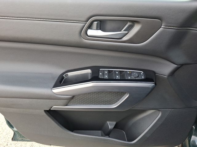 Thumbnail: 2025 Nissan Pathfinder - 13