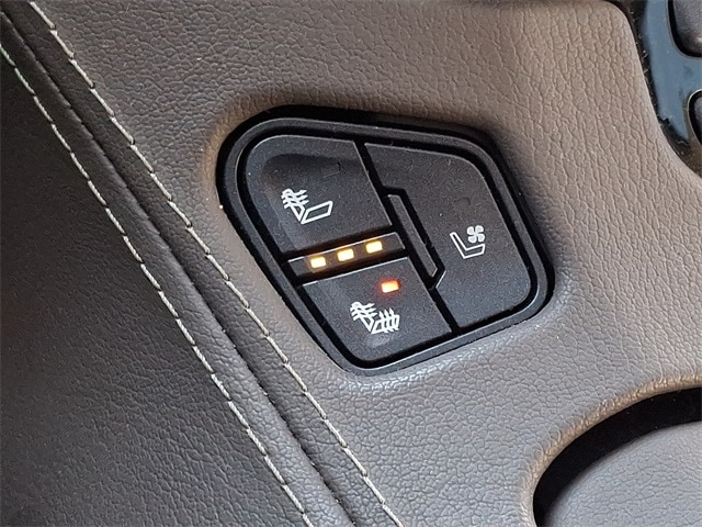 Thumbnail: 2017 GMC Yukon - 26