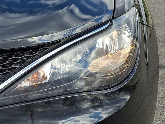 Thumbnail: 2023 Chrysler Voyager - 9