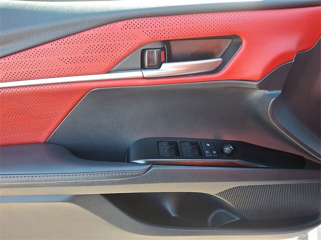 Thumbnail: 2025 Toyota Camry - 12