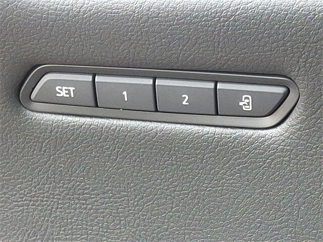 Thumbnail: 2025 Cadillac XT5 - 27