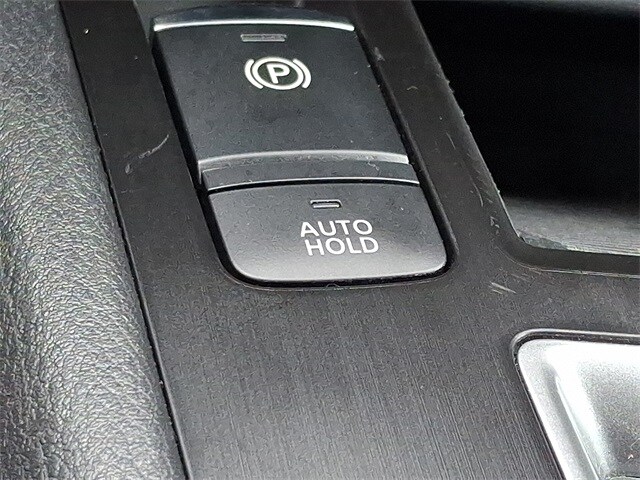 Thumbnail: 2025 Nissan Kicks - 25