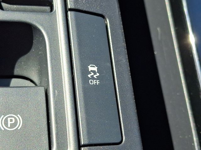 Thumbnail: 2023 Toyota Prius - 24