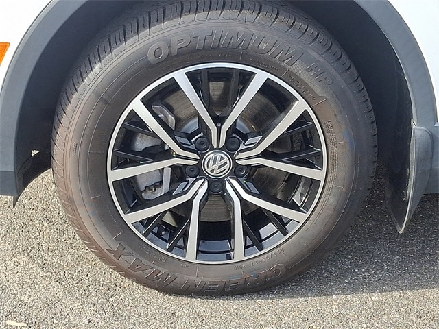 Thumbnail: 2021 Volkswagen Tiguan - 8