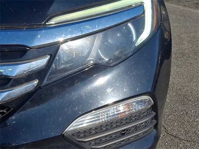 Thumbnail: 2018 Honda Pilot - 9