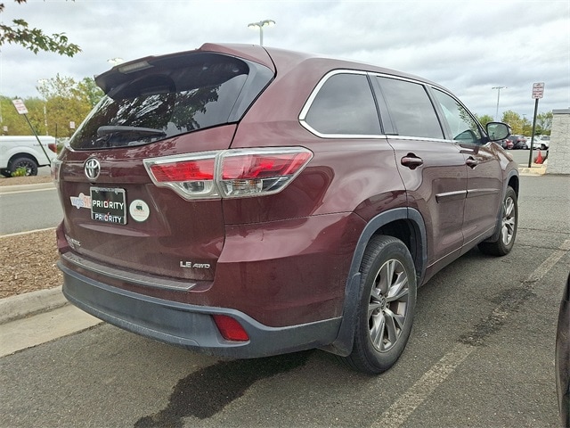 Thumbnail: 2016 Toyota Highlander - 7