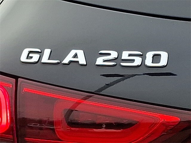 Thumbnail: 2023 Mercedes-Benz GLA - 33