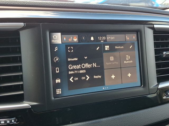 Thumbnail: 2023 Chrysler Voyager - 17