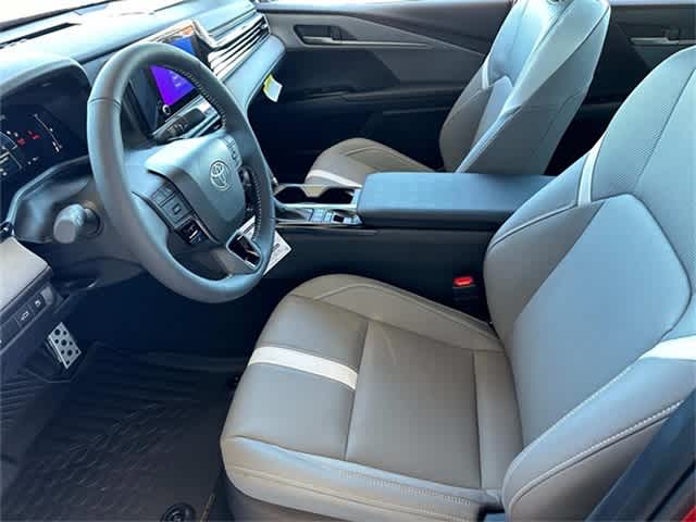 2025 Toyota Camry SE 12