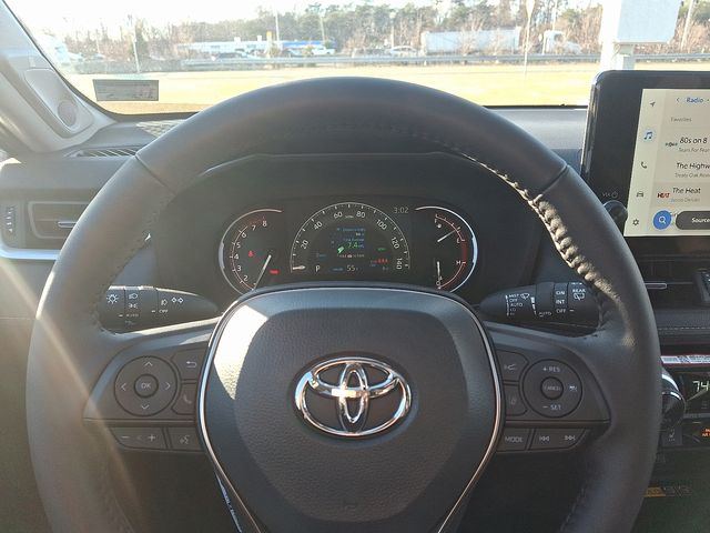 Thumbnail: 2025 Toyota RAV4 - 18