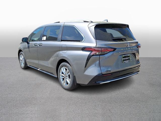 Thumbnail: 2026 Toyota Sienna - 4