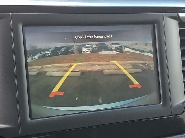 Thumbnail: 2023 Chrysler Voyager - 18