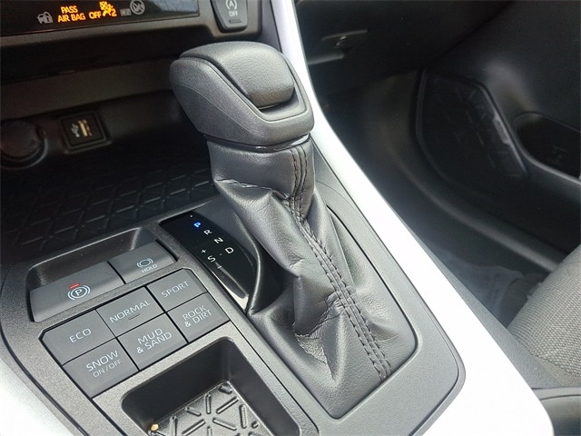 Thumbnail: 2025 Toyota RAV4 - 14