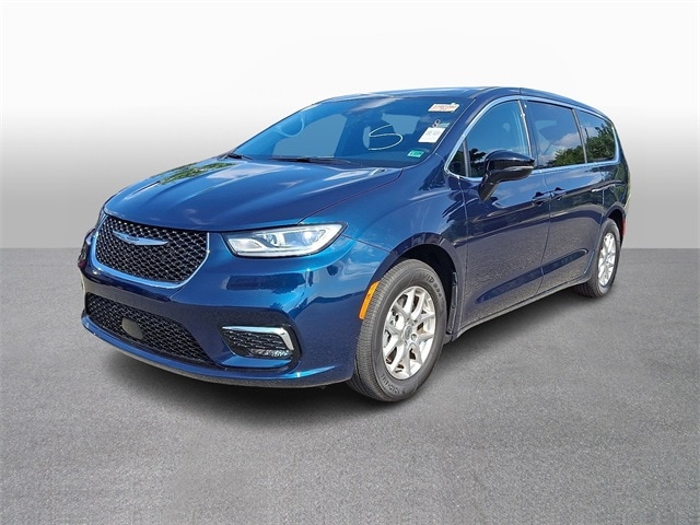 Thumbnail: 2025 Chrysler Pacifica - 1