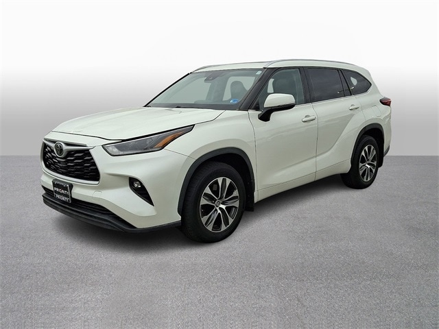 Thumbnail: 2021 Toyota Highlander - 1