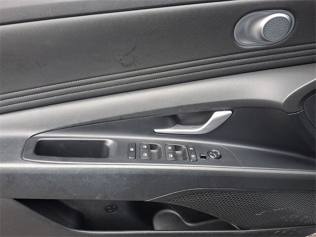 Thumbnail: 2023 Hyundai Elantra - 12