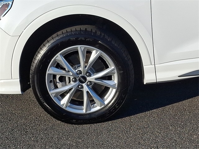 Thumbnail: 2025 Audi Q3 - 8