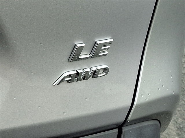 Thumbnail: 2021 Toyota RAV4 - 32