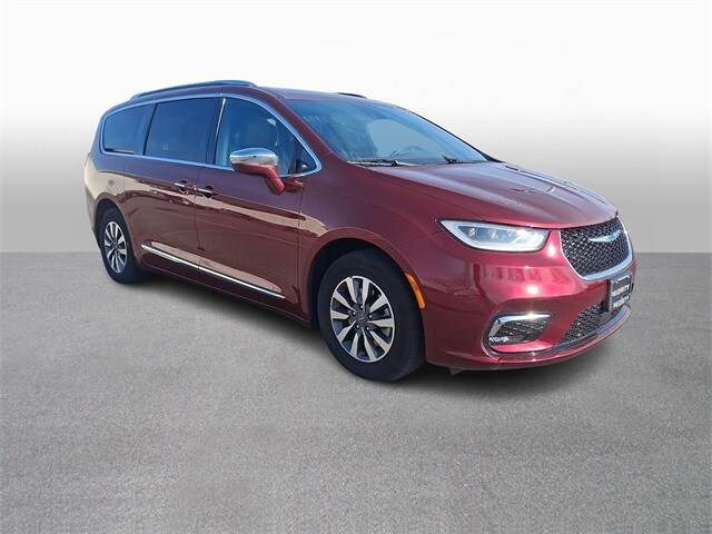 Thumbnail: 2021 Chrysler Pacifica - 3