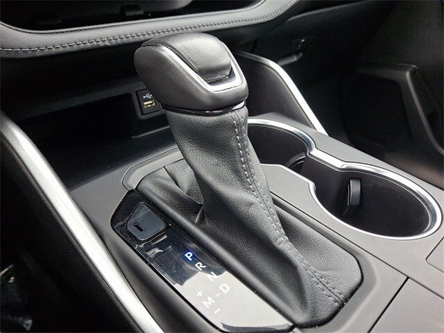 Thumbnail: 2023 Toyota Highlander - 16