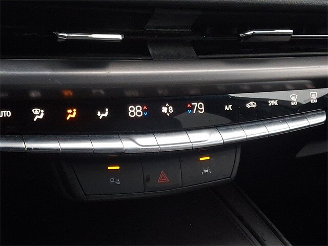 Thumbnail: 2024 Cadillac XT4 - 15