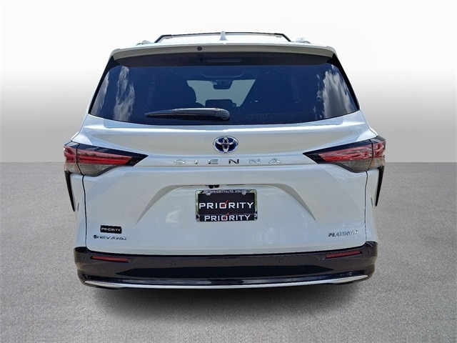 Thumbnail: 2025 Toyota Sienna - 5
