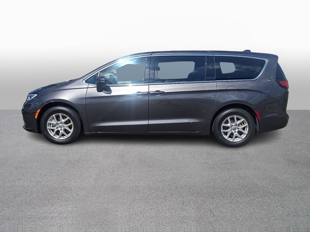 Thumbnail: 2023 Chrysler Pacifica - 7