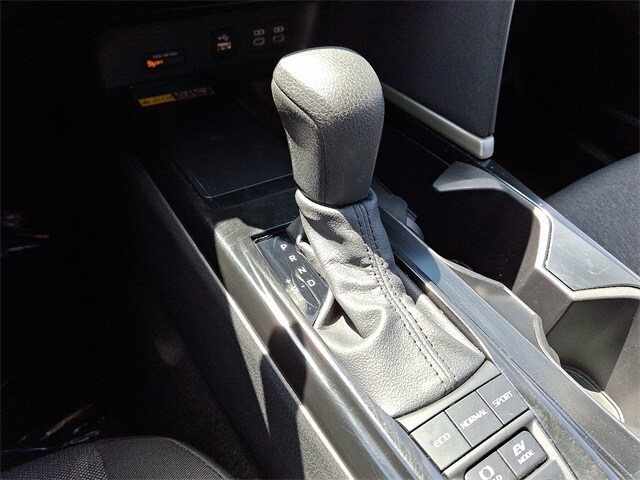 Thumbnail: 2025 Toyota Camry - 11