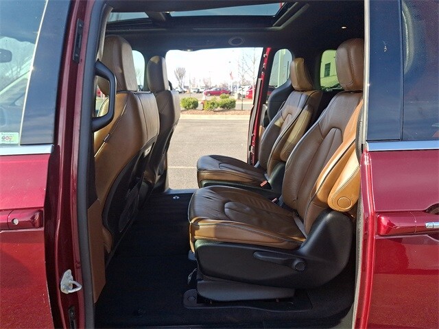 Thumbnail: 2021 Chrysler Pacifica - 9