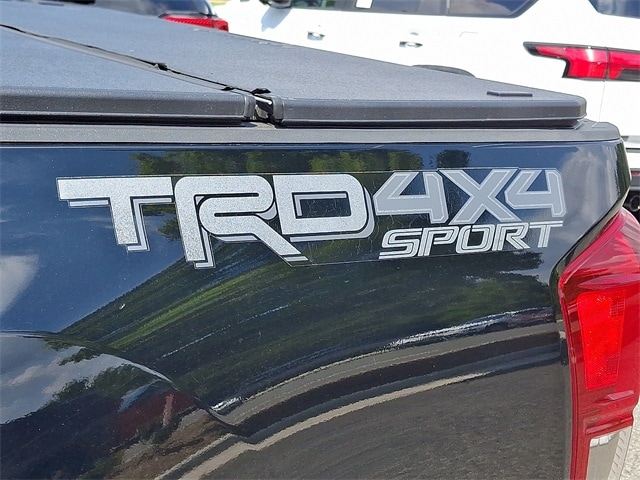 Thumbnail: 2016 Toyota Tacoma - 33