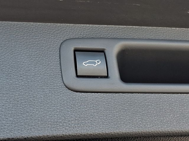 Thumbnail: 2021 Toyota Highlander - 33