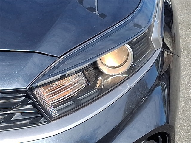 Thumbnail: 2023 Kia Forte - 8