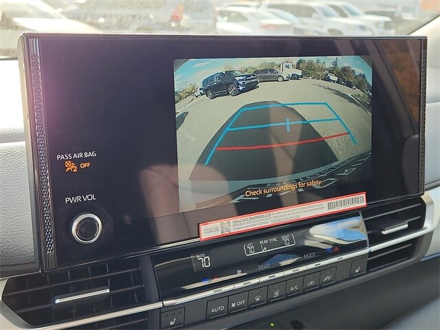 Thumbnail: 2025 Toyota Sienna - 17