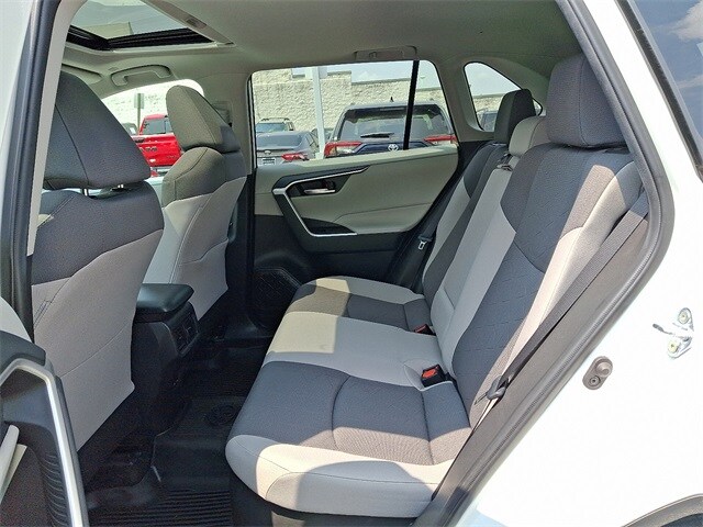 2024 Toyota RAV4 XLE 10