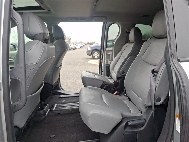 Thumbnail: 2024 Toyota Sienna - 10