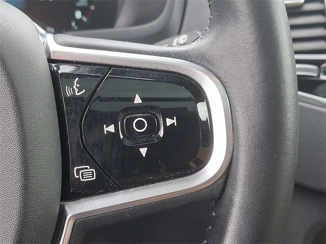 Thumbnail: 2017 Volvo XC90 - 23