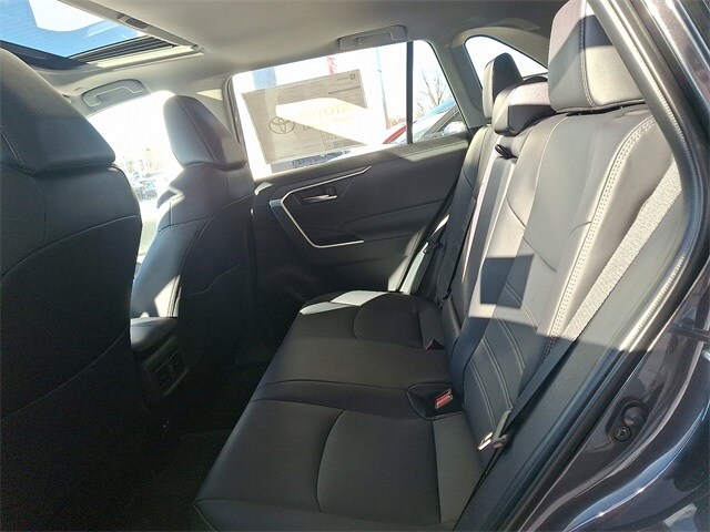 Thumbnail: 2025 Toyota RAV4 - 10