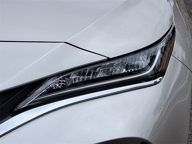 Thumbnail: 2022 Toyota Venza - 9