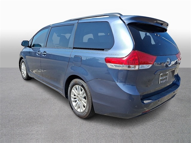 Thumbnail: 2014 Toyota Sienna - 5