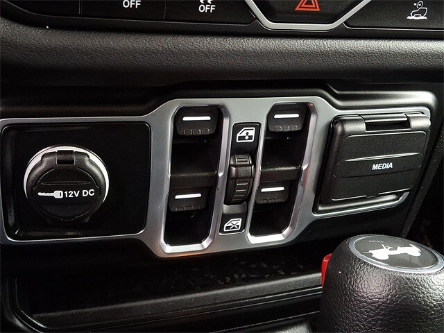 Thumbnail: 2025 Jeep Wrangler - 24