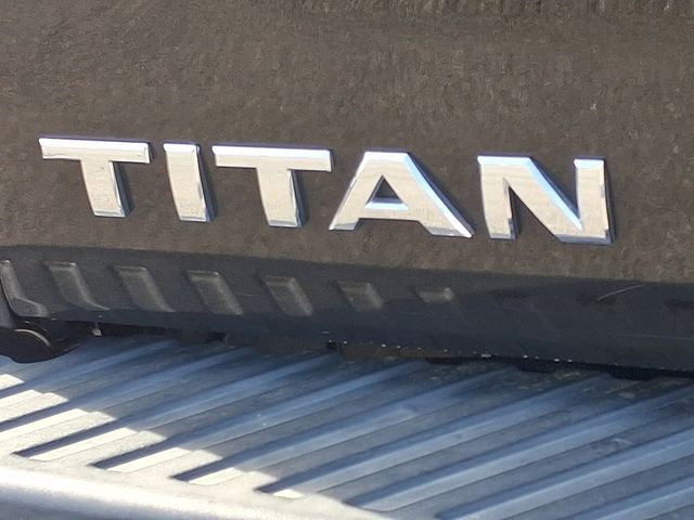 Thumbnail: 2015 Nissan Titan - 31